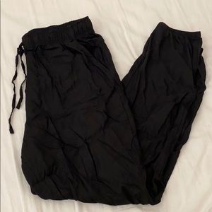 UNIQLO black joggers